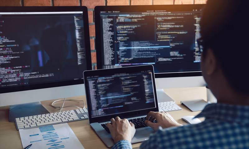 数据科学选型：R与Python如何赋能中阳县网站建设？